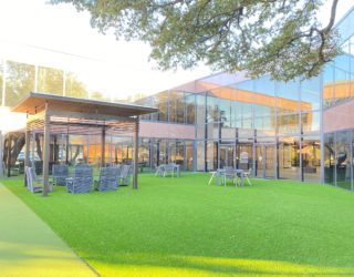 Updated Outdoor Courtyard with turf and new furniture